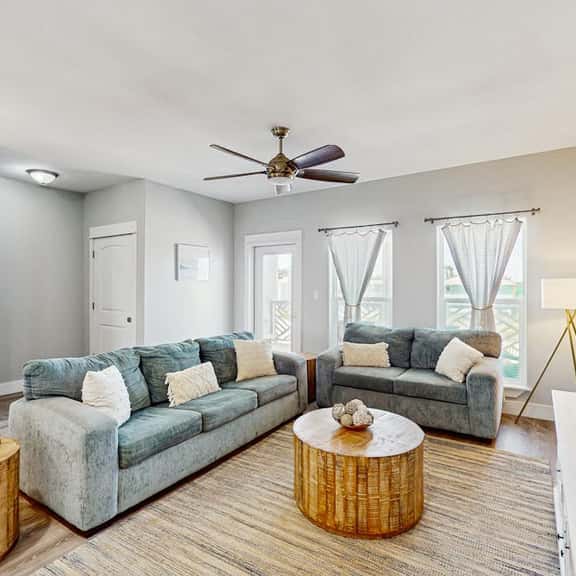 Shoreline Retreat - Pool & Hot Tub, Walk to Beach - Image 1
