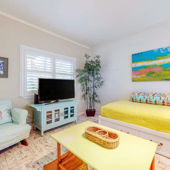 Leeward Isles 203 - Pool, 1 Block from the Beach - Image 1