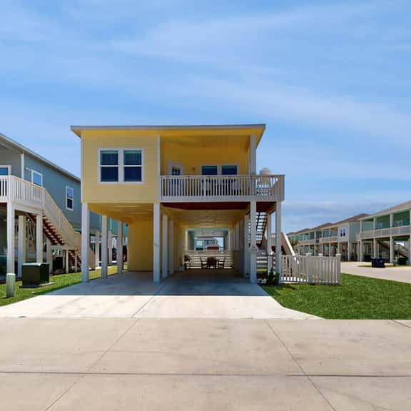 Oceanside Oasis - Large Deck, Grill & Pool Access - Image 1