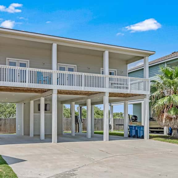Barnacle Bay - Pool Access, Deck & EV Charger - Image 1