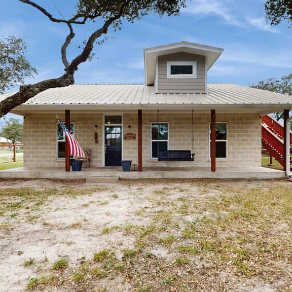 Packsaddle Beach House - Image 1