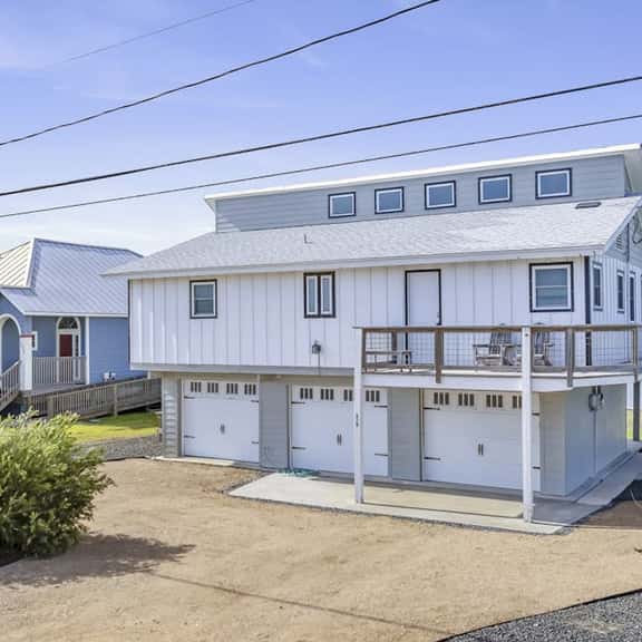 Bay Breeze House - Waterfront, Dock & Hot Tub - Image 1