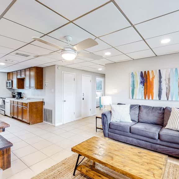 Unit 32, Island Retreat Resort - Image 1