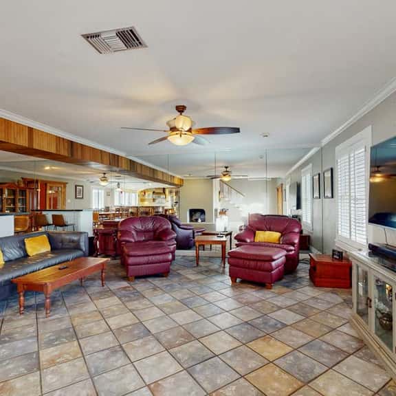 Sunshine Shores - Pool Table, Yard & Dogs OK - Image 1