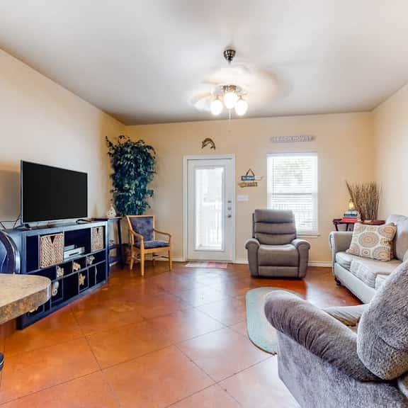 Palm Bay 401 - Heated Pool, Grill & Dogs OK - Image 1