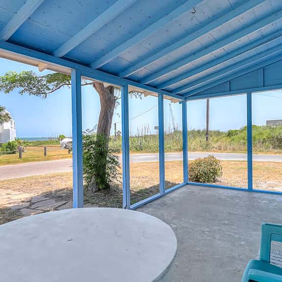 Blue Bay Breeze - Fenced Yard & Deck by the Bay - Image 1