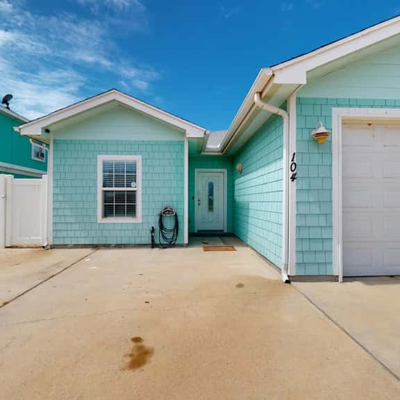 Morgan Shores - Pool & Garage, Near the Beach - Image 1