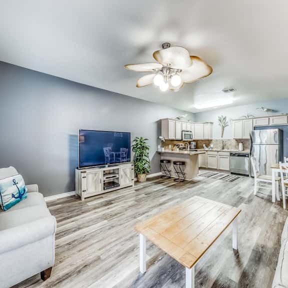 Palm Bay 504 - Heated Pool & Dog-Friendly - Image 1