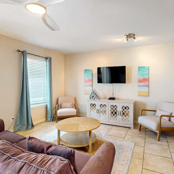 Leeward Isles 9303 - Pool, Walk to Beach, Dogs OK - Image 1