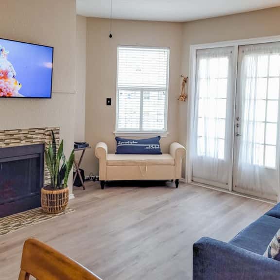 Beach Club - Ocean Breeze Retreat – Island Condo - Image 1