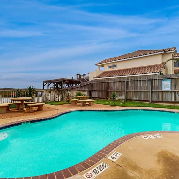 Quaint Oasis - Shared Pool & Beach Access - Image 1
