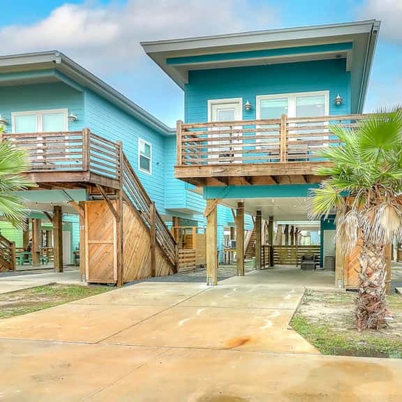 Stack Overflow - Balcony, Pool & Dog-Friendly - Image 1