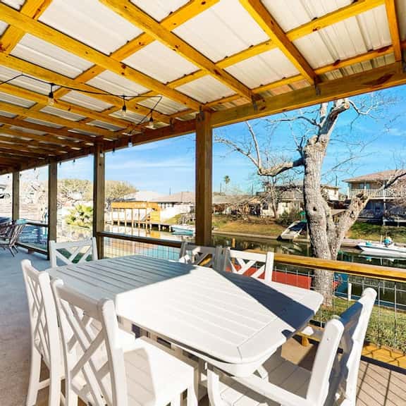 The Bluff Breeze - Canal-Front with Large Yard - Image 1