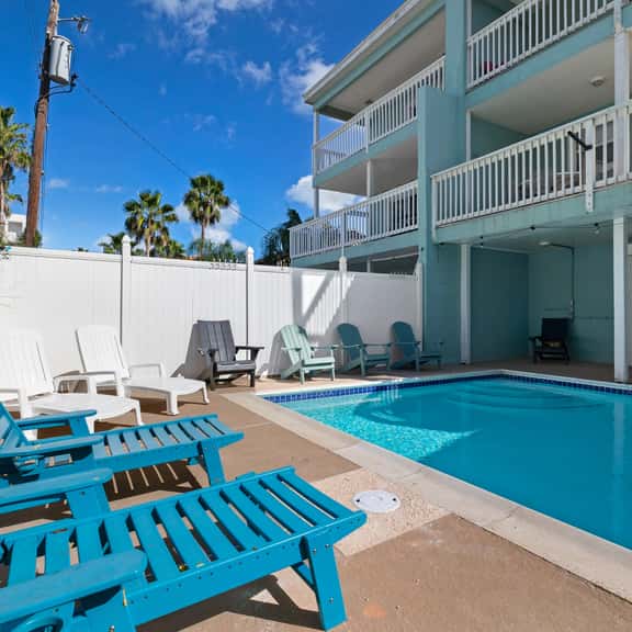 South Padre Island Townhome - Shared Pool, Walk to Beach - Image 1