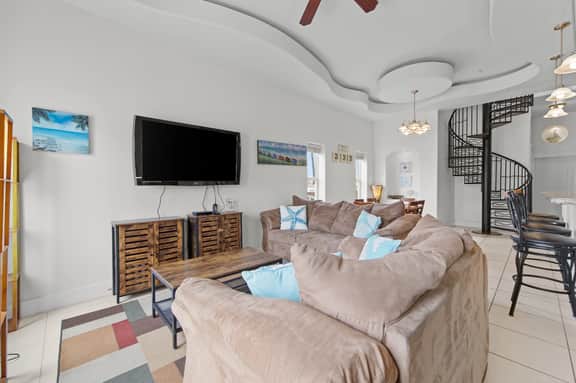 Island Dream - Walk to Beach, Pool, 3 Bedrooms - Image 5
