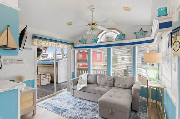 Blue Paradise - Pools, Golf, Deck, Pet Friendly - Image 4
