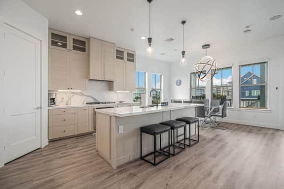 Sky Blue Shores - Gulf Views, Decks, Sleeps 16 - Image 5