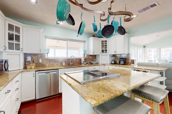 Song Beachfront - Gulf-Front Deck, Dog-Friendly - Image 4