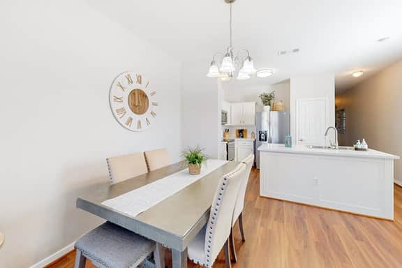 Marie Manor - Walk to Beach, Sleeps 14, Dogs OK - Image 3