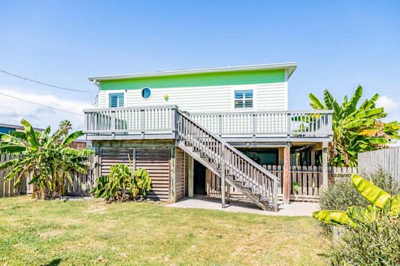 The Treehouse - Steps to the Beach & Sunny Deck - Image 4