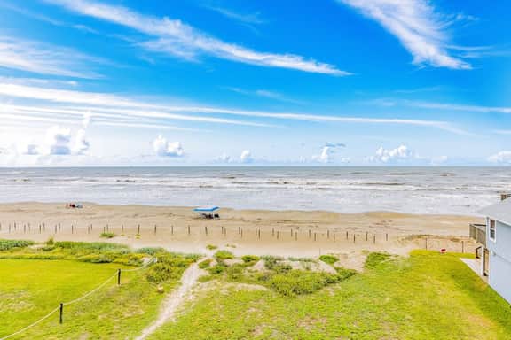 8-Mile Beachfront - Gulf Views & Dog-Friendly - Image 2