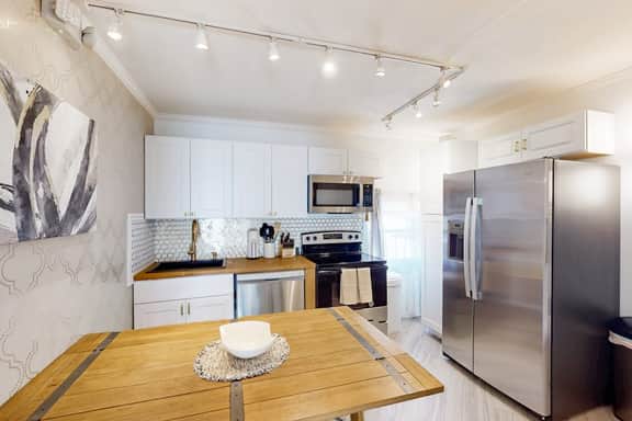 The Waves: unit A - Beach Duplex, Full Kitchen - Image 5