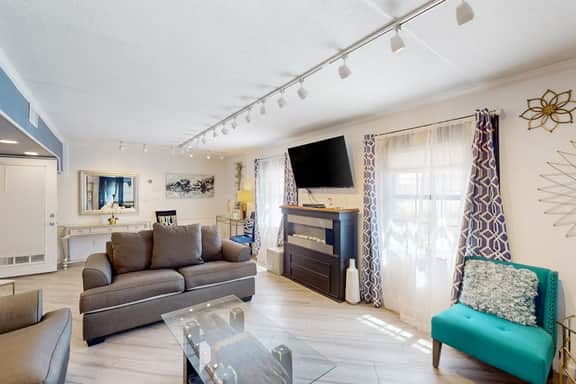 The Waves: unit A - Beach Duplex, Full Kitchen - Image 2