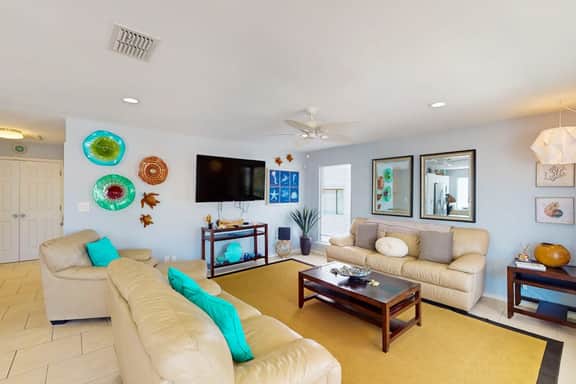 Momo's Beach House - Private Pool & Big Patio - Image 2