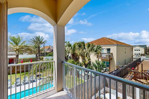Campeche Retreat #2 - Gulf Views, Pool & Sundeck - Image 4