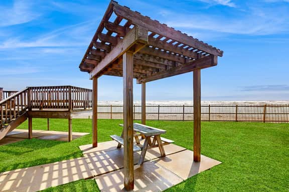 Seascape Gem - Ocean-View Balcony, Pool & Hot Tub - Image 4
