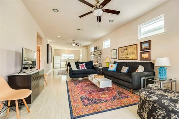 Bella Vie - Fenced Yard, Walk to the Beach - Image 3