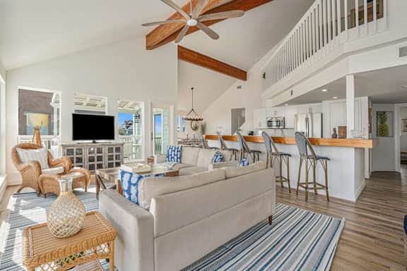 Vista Del Mar - Gulf-Front Beach House, Sleeps 15 - Image 5