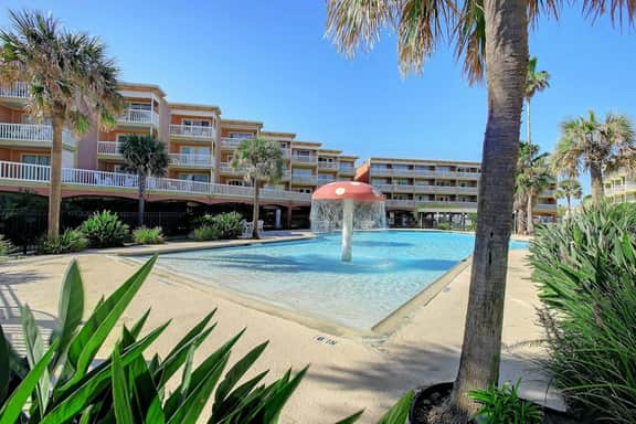 Beachfront Haven - Gulf-Front, Pool & Hot Tub - Image 4