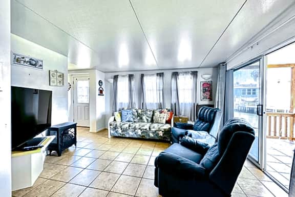 Long Island Village 495 W. Clam - Image 2