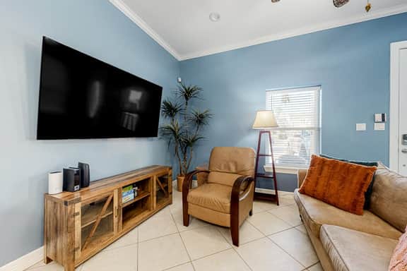 Saturn Serenity 1 - Shared Pool & Dog-Friendly - Image 4