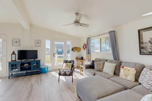 Seaside Escape - Ocean View, Yard, Steps to Sand - Image 3