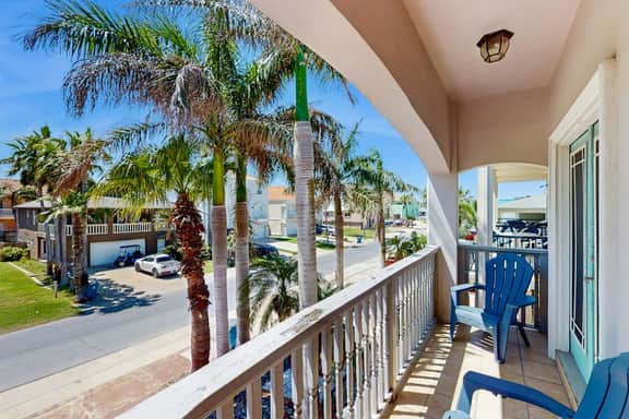 Pura Vida Unit A - Private Pool, Sleeps 13 - Image 2