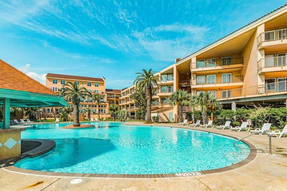 Maravilla Condos - Anchors Away - Image 2