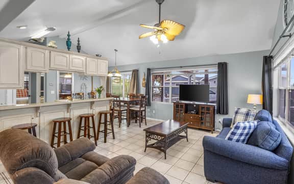 Driftwood Den - Resort Pools, Golf, Sleeps 6 - Image 5