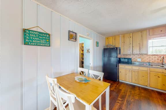 Captain's Quarters - Walk to the Beach, Patio - Image 5