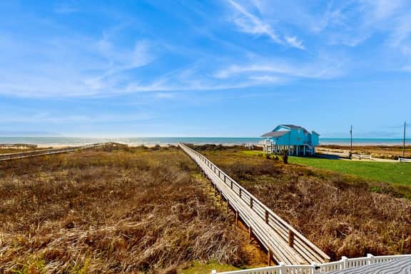 Sunrise Beach House - Gulf-Front on 1.5 Acres - Image 3