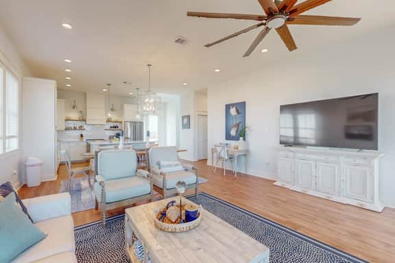 Sunset Bay - Bay Views, 2 Balconies, Sleeps 12 - Image 4