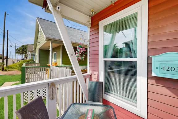 Cowabungalow - Cozy Bungalow Near the Beach - Image 2