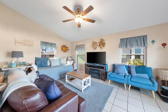 Mermaid Manor - Waterfront, Sleeps 4, Pools, Golf - Image 3