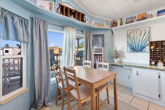 Mermaid Manor - Waterfront, Sleeps 4, Pools, Golf - Image 4