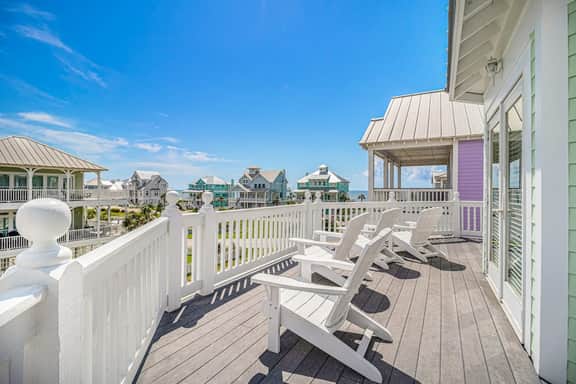 Ship Shape - Gulf Views, Walk to the Beach - Image 3