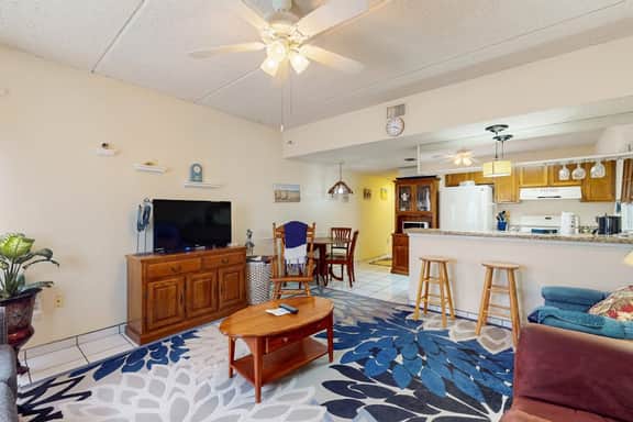 Ventura Condominiums #101 - Image 4