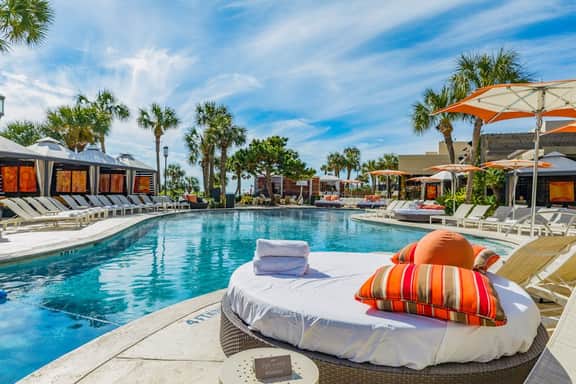 Gone Gulfin' - Gulf-Front Resort, Pool & Hot Tub - Image 3