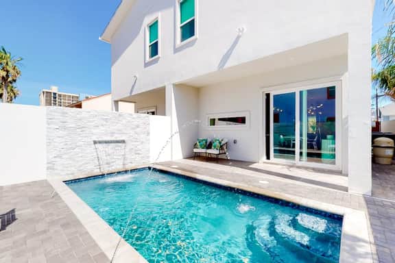 Dolphin Beach House - Private Pool & Fenced Yard - Image 3