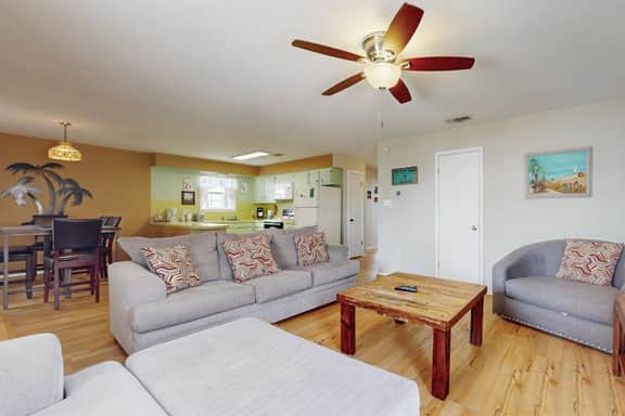 Beach & Chill at 109 E Dolphin - Image 3